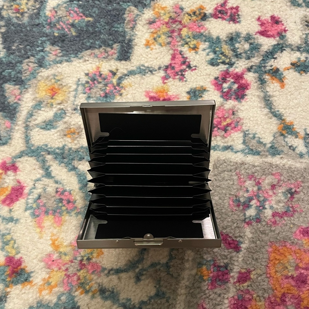 Floral Metal Card Wallet - Picture 2 of 2